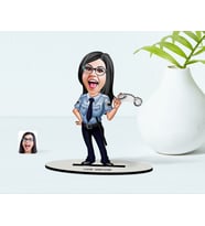 BK Gift Kişiye Özel Bayan Polis Karikatür Ahşap Biblo  1