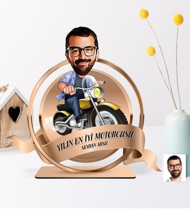 BK Gift Kişiye Özel Yılın En İyi Motorcusu Karikatürlü 3D Ahşap Biblo Plaket