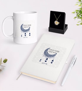 BK Gift Kişiye Özel Kur'an-ı Kerim Öğretmeni Beyaz Kupa Defter Kalem ve İsimli Papatya Kolye Hediye Seti (Model 1)