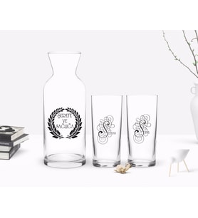 BK Gift Kişiye Özel Renkli Baskılı Kaligrafi Harfli İkili Rakı Bardağı ve Karaf Hediye Seti-1 (Model 1)