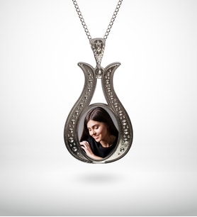 BK Gift Kişiye Özel Fotoğraflı Otantik Gümüş Yaldız Kolye Model 11