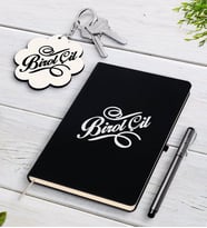 BK Gift Kişiye Özel İsimli Siyah Defter Kalem Ve Anahtarlık Hediye Seti-5 (Model 1)