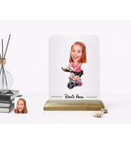 BK Gift Kişiye Özel Kadın Fitness Sporcusu Karikatürlü Ahşap Standlı Çerçeve (Beyaz)