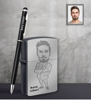 Kişiye Özel Öğretmen Karikatürlü Siyah Çakmak Kalem Hediye Seti Bay-8 (Model 1)