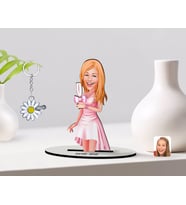 BK Gift Kişiye Özel Kadın Karikatürlü 3D Ahşap Biblo ve İsimli Silver Papatya Anahtarlık-41 (Model 1)