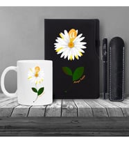 Kişiye Özel Papatya Desenli Uv Baskılı Siyah Defter Roller Kalem Kupa Seti