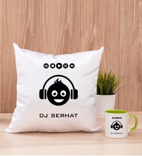 Emoji Tasarım Kare Yastık ve Yeşil Kupa Bardak