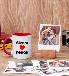 Sevgililere Özel İsim Yazılı Kırmızı Kupa Bardak ve Ahşap Standlı Polaroid Set