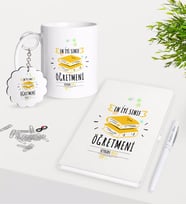 BK Gift Kişiye Özel En İyi Sınıf Öğretmeni Kupa Anahtarlık Beyaz Defter Kalem Hediye Seti-6 (Model 1)