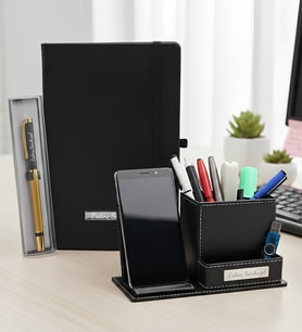 Kişiye Özel Siyah Defter & Gold Roller Kalem & Masaüstü Telefonlu Kalemlik Hediye Seti (Siyah) (Model 3)