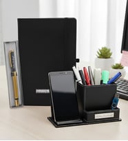 Kişiye Özel Siyah Defter & Gold Roller Kalem & Masaüstü Telefonlu Kalemlik Hediye Seti (Siyah) (Model 3)