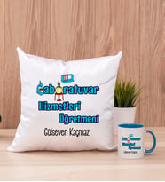Laboratuvar Hizmetleri Kare Yastık ve Mavi Kupa Bardak