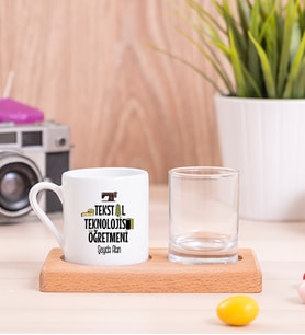 Tekstil Teknolojisi Öğretmeni Ahşap Sunumlu Türk Kahvesi Fincanı