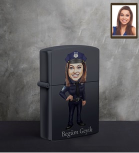 Kişiye Özel Polis Karikatürlü UV Baskılı Siyah Benzinli Çakmak Bayan-2