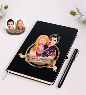 BK Gift Kişiye Özel Yılın En Mükemmel Çifti Karikatürlü Siyah Defter ve Kalem Hediye Seti-2