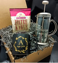 Kişiye Özel Siyah Kupa & Metal Kaplama Cam French Press & Colombian Kahve Hediye Seti
