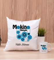 Makine Teknisyeni Kare Yastık ve Beyaz Kupa Bardak