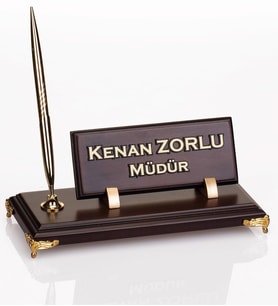 Metal Ayaklı Ahşap Masa İsimliği Ofis Hediyesi Masaüstü İsimlik (Kahverengi)