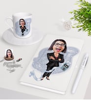 BK Gift Kişiye Özel Bayan Muhasebeci Karikatürlü Beyaz Defter Kalem Türk Kahvesi Fincanı Seti-2 (Model 1)