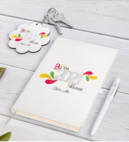 BK Gift Kişiye Özel 2024 Bu Yılda Hep Gülümse Beyaz Defter Kalem ve Anahtarlık Hediye Seti-1 (Model 1)