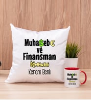 Muhasebe ve Finansman Öğretmeni Kare Yastık ve Kırmızı Kupa Bardak