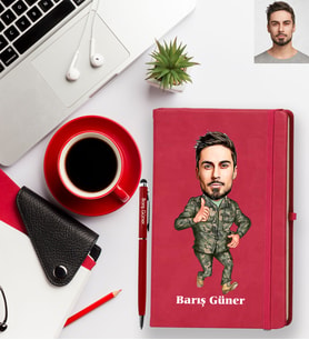 Kişiye Özel Asker Karikatürlü Kırmızı Defter Kalem Hediye Seti Bay-4