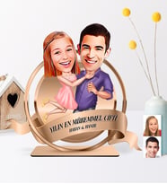 BK Gift Kişiye Özel Yılın En Mükemmel Çifti Karikatürlü 3D Ahşap Biblo Plaket - 3