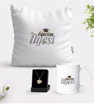 BK Gift Kişiye Özel Öğretim Üyesi Beyaz Kupa Yastık ve İsimli Papatya Kolye Hediye Seti-2 (Model 1)