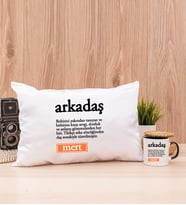 Arkadaş Kelime Anlamı Dikdörtgen Yastık ve Siyah Kupa Bardak