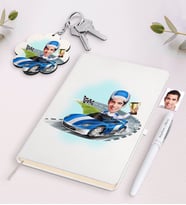 BK Gift Kişiye Özel Erkek Rallici Karikatürlü Beyaz Defter Kalem ve Anahtarlık Hediye Seti (Model 1)