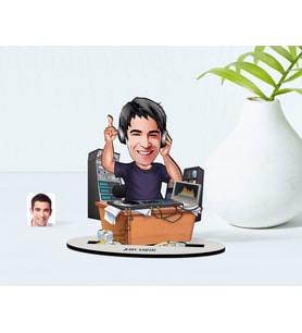 BK Gift Kişiye Özel Erkek Radyocu Karikatürlü Ahşap Biblo Model-1 (Beyaz)
