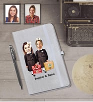 Kişiye Özel Seksenler Siyah Önlük Karikatürlü Gri Defter Kalem Hediye Seti  Bayan Arkadaş-1