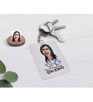 BK Gift Kişiye Özel Kadın Doktor Karikatürlü Şeffaf Pleksi Anahtarlık-1 (Beyaz)