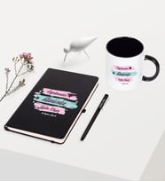 BK Gift Kişiye Özel Öğretmenler Gününüz Kutlu Olsun Temalı Siyah Defter Kalem Kupa Seti - 4