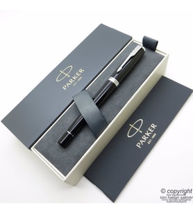 Parker Urban Parlak Siyah Dolma Kalem  İsme Özel Kalem
