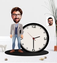 BK Gift Kişiye Özel Bay Karikatürlü Ahşap Biblo Masa Saati-11 (Çok Renkli)