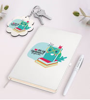 BK Gift Kişiye Özel En İyi Öğretmen Beyaz Defter Kalem Ve Anahtarlık Hediye Seti-9 (Model 1)