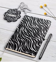 BK Gift Kişiye Özel İsimli Siyah Defter Kalem Ve Anahtarlık Hediye Seti-23 (Model 1)