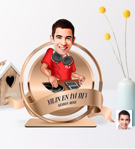 BK Gift Kişiye Özel Yılın En İyi DJ'i Karikatürlü 3D Ahşap Biblo Plaket
