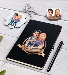 BK Gift Kişiye Özel Yılın En Mükemmel Çifti Karikatürlü Siyah Defter Kalem ve Anahtarlık Hediye Seti-50 (Model 1)