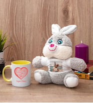 Sevgiliye Hediye Kalpli Sarı Kupa Bardak ve Peluş Tavşan