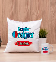 Grafiker Kare Yastık ve Beyaz Kupa Bardak