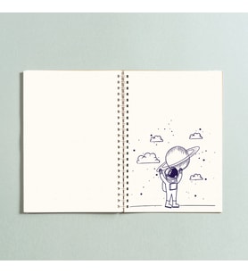 Astronot Saturn Tasarımlı Spiralli A5 96 Yaprak Çizgisiz Defter
