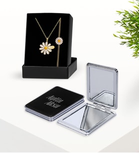 BK Gift Kişiye Özel İsimli Papatya Kolye Bileklik ve Siyah Dikdörtgen Ayna Set