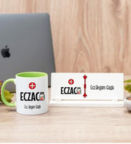 Eczacı Yeşil Kupa Bardak Ve Masa İsimliği Hediye Seti