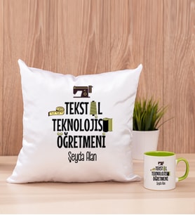 Tekstil Teknolojisi Öğretmeni Kare Yastık ve Yeşil Kupa Bardak