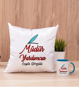 Müdür Yardımcısı Kare Yastık ve Mavi Kupa Bardak