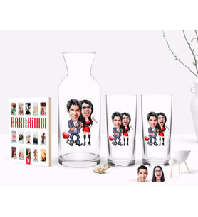 BK Gift Kişiye Özel Renkli Baskılı Sevgililer Karikatürlü İkili Rakı Bardağı Karaf ve Cep Kitabı Hediye Seti-1 (Model 1)