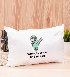 Doktor Esprili Dikdörtgen Saten Yastık (Beyaz)