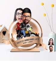 BK Gift Kişiye Özel Yılın En Mükemmel Çifti Karikatürlü 3D Ahşap Biblo Plaket - 17